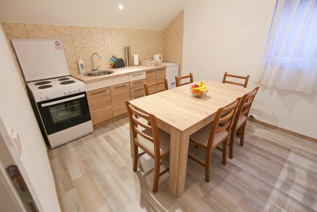 Central Located Guest House Μόσταρ Εξωτερικό φωτογραφία
